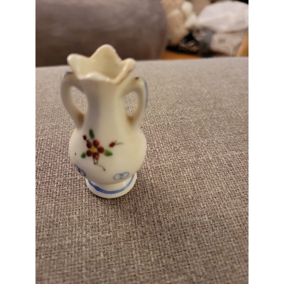 Vintage Asian Japanese Floral Miniature Porcelain Bud Vase - Picture 4 of 7